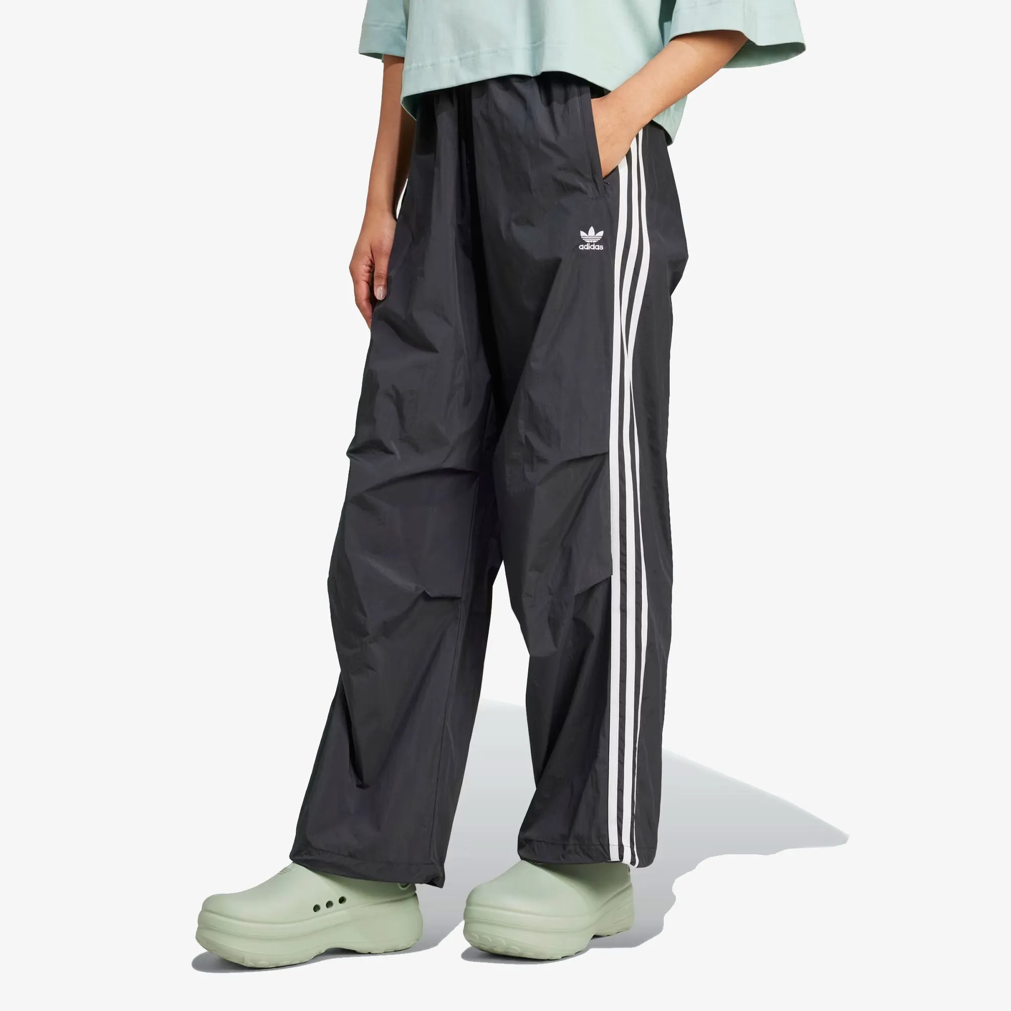 ADIDAS ORIGINALS | WMN'S 3-STRIPES WOVEN PARACHUTE PANTS { BLACK