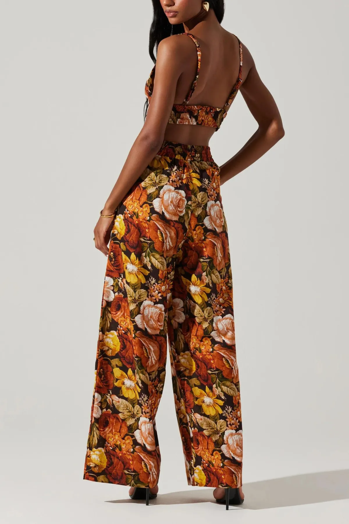 ASTR THE LABEL - TEVY FLORAL CROP TOP