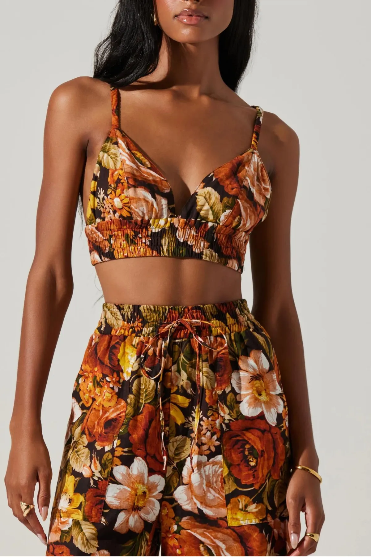 ASTR THE LABEL - TEVY FLORAL CROP TOP