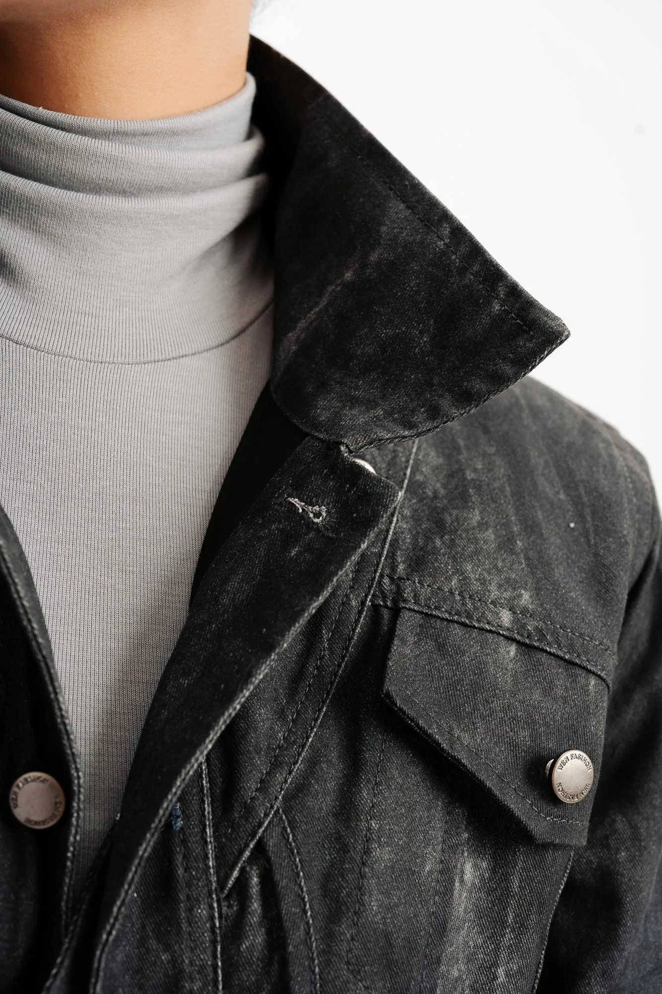 Black Spread Collar Denim Jacket