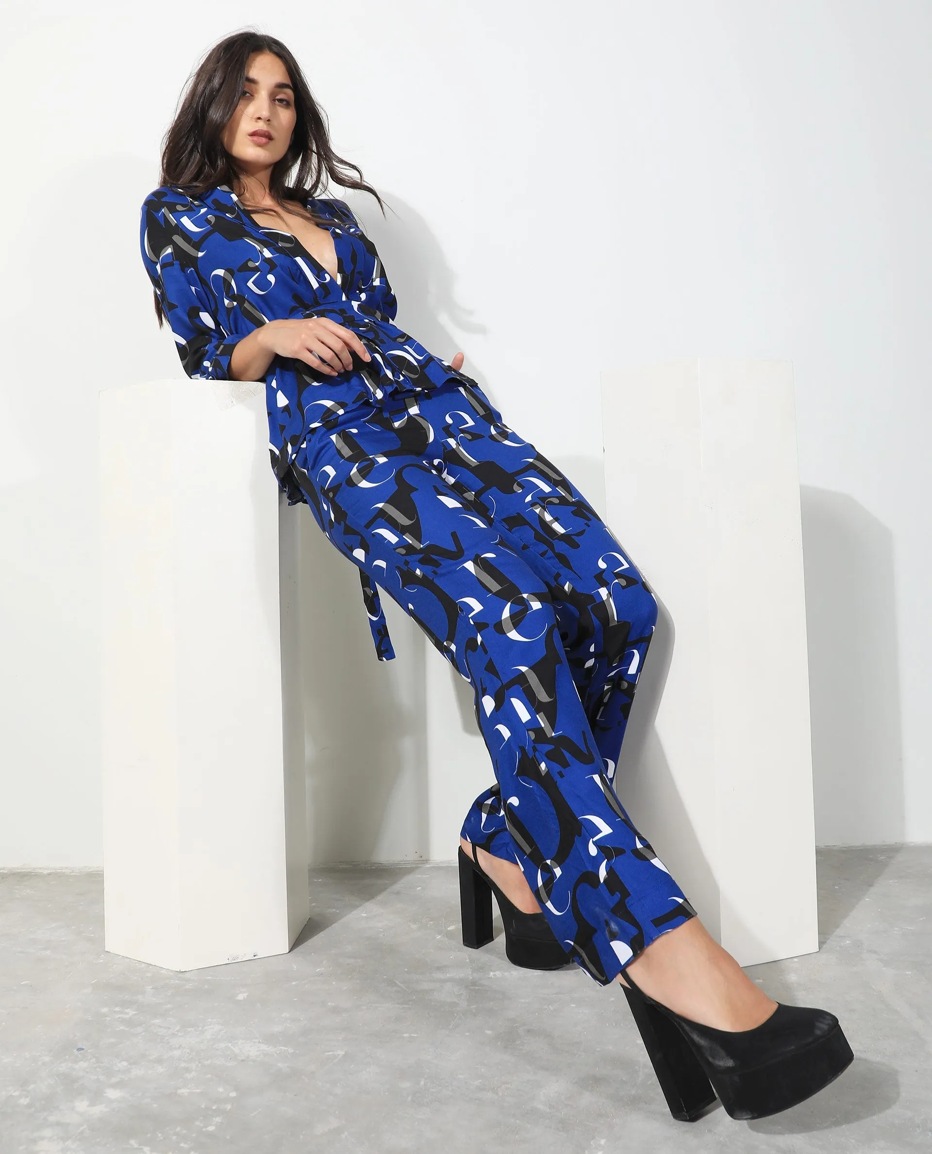 Rareism Women Ryan Blue Viscose Fabric Regular Fit Abstract Print Ankle Length Trousers